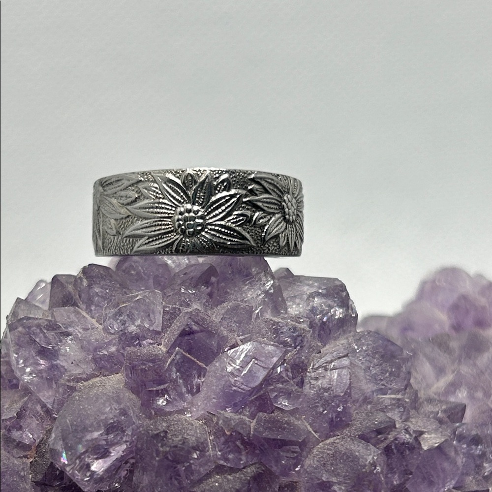 Silver Floral Engraved Rings - Picture 6 of 9